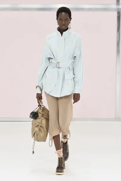 Look 23